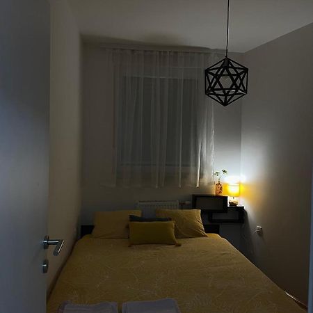 Appartement Yellow Ns à Novi Sad Extérieur photo